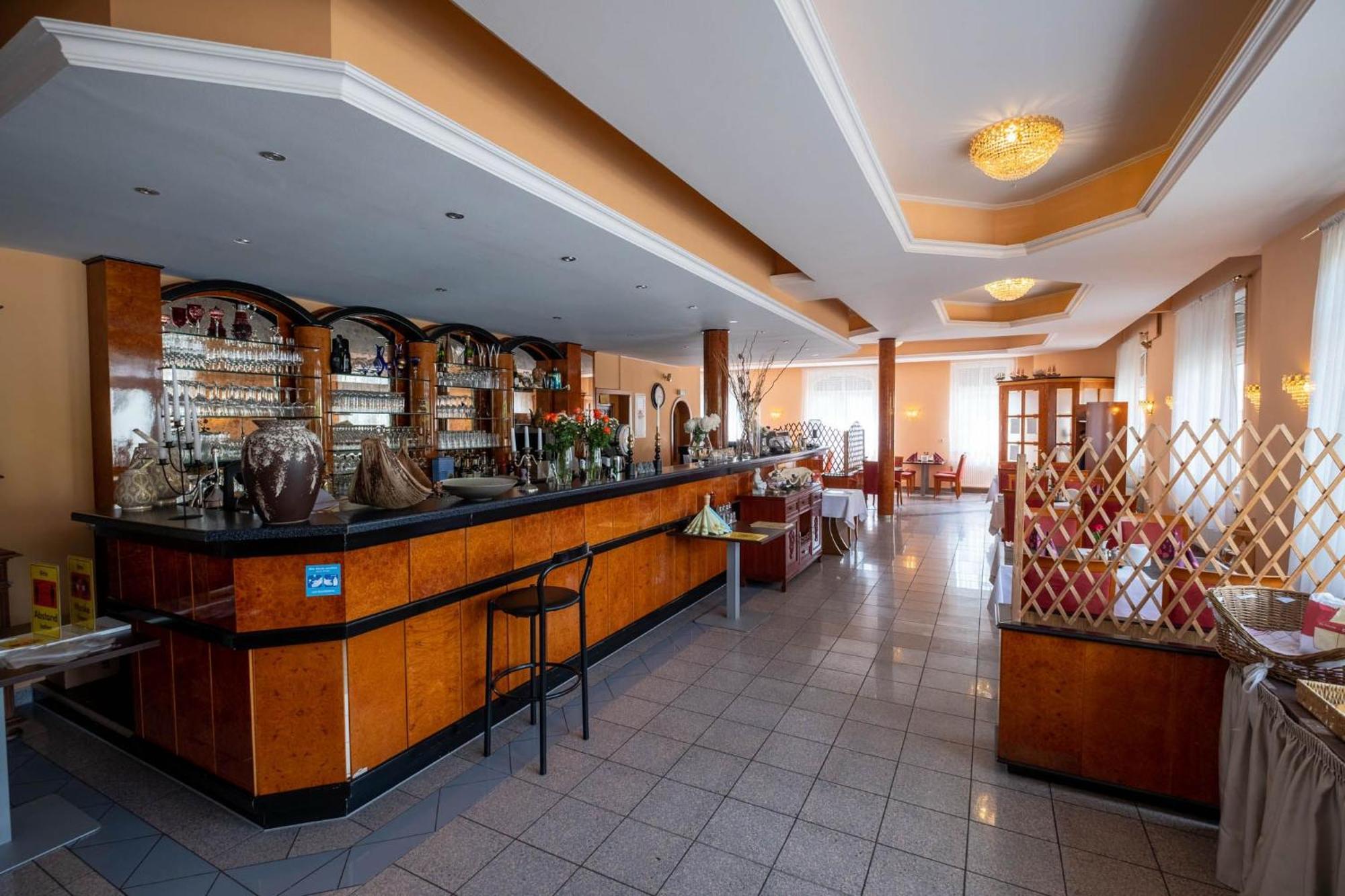 Kraichtaler Hof Hotel Bagian luar foto