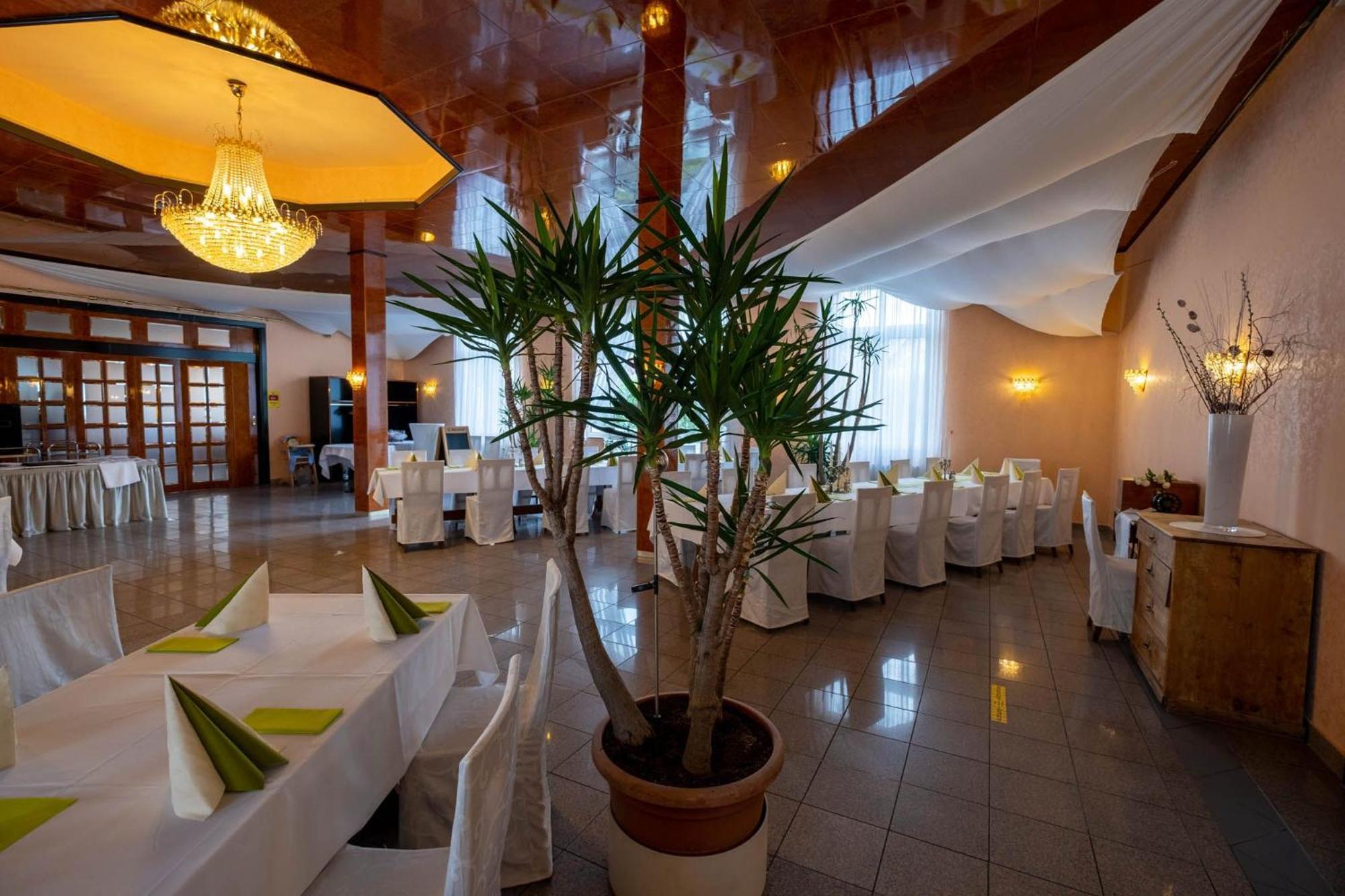 Kraichtaler Hof Hotel Bagian luar foto