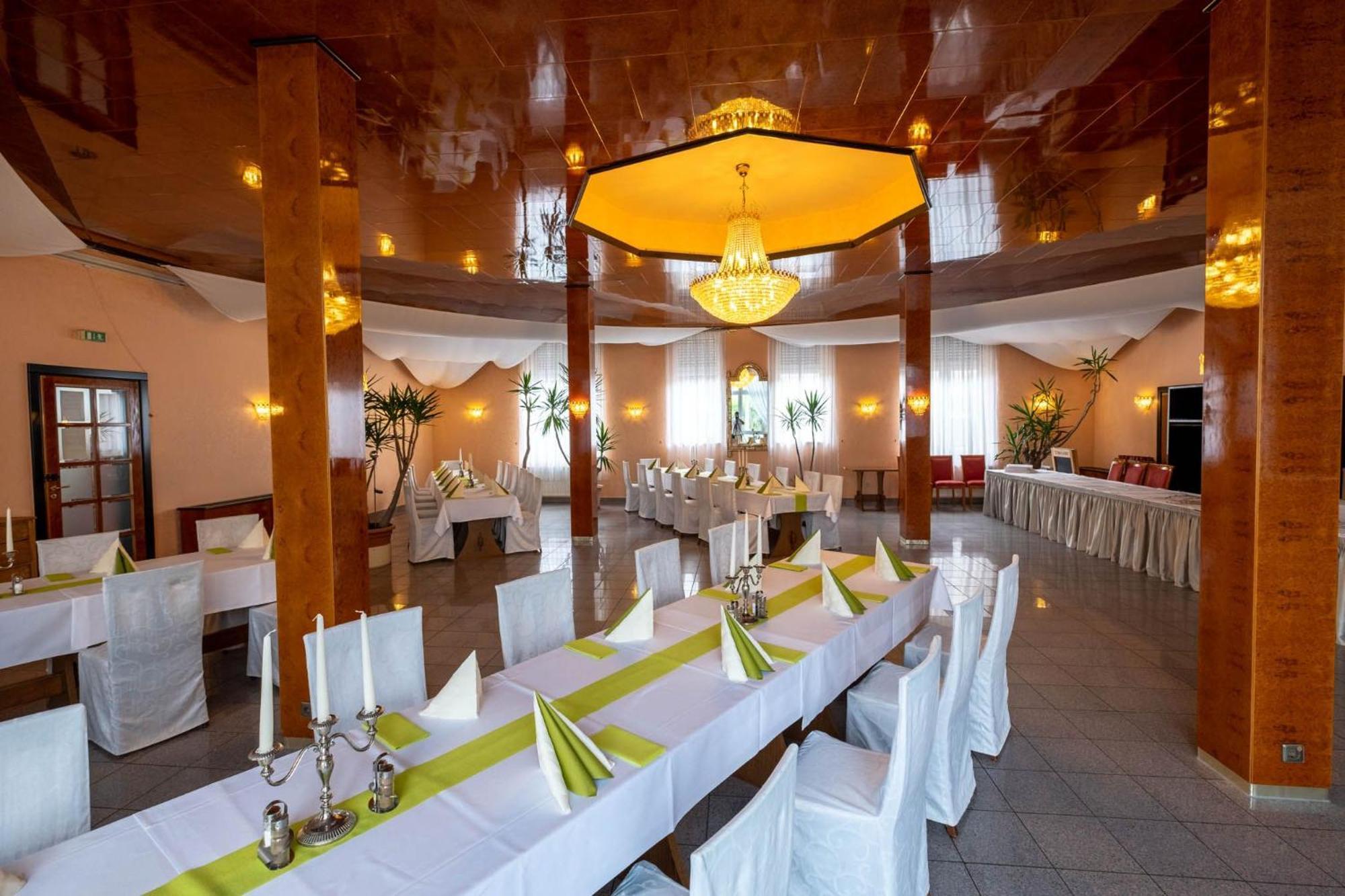 Kraichtaler Hof Hotel Bagian luar foto