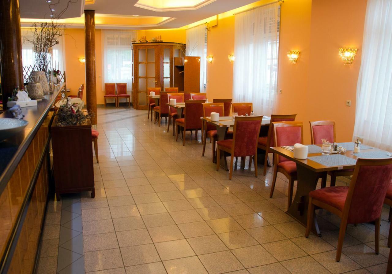 Kraichtaler Hof Hotel Bagian luar foto