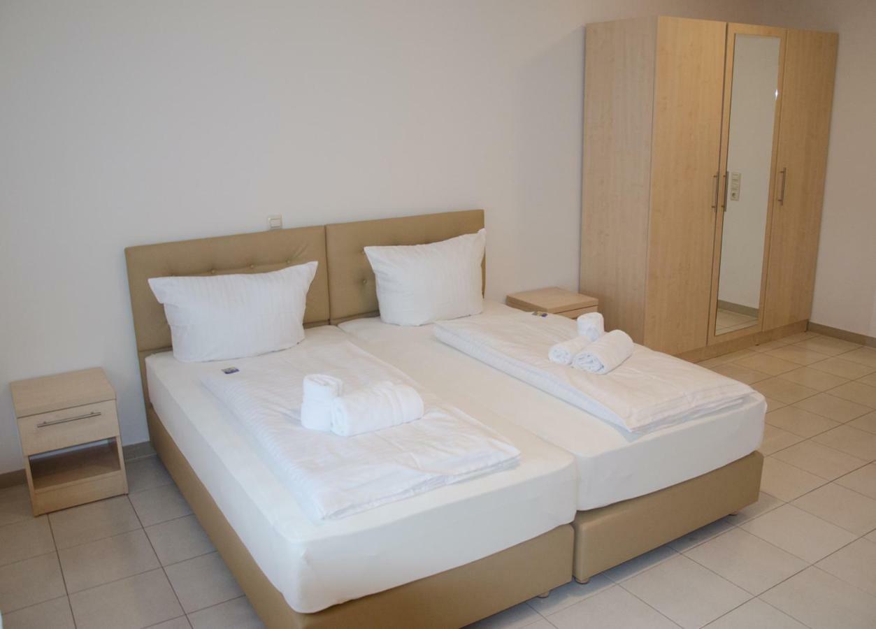 Kraichtaler Hof Hotel Bagian luar foto